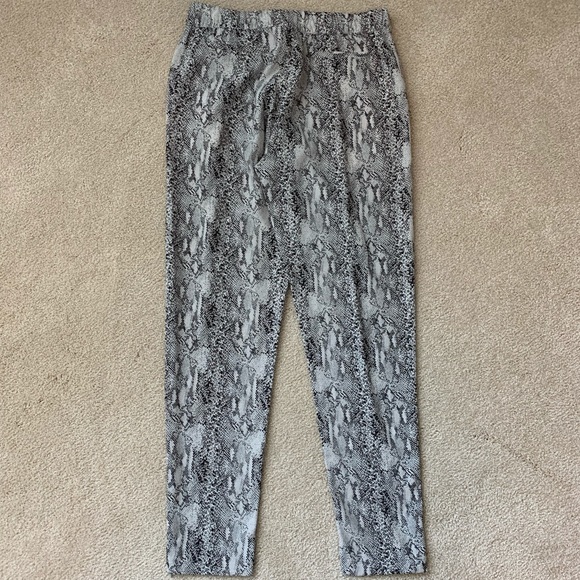 Joe’s Jeans Silk Python Print Tapered Pull On Ankle Zip Pant Size S like NWOT - Picture 6 of 7